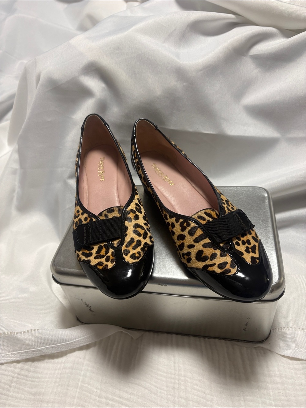 Taryn Rose traveler Leopard Print Patent Leather Ballet Flats 9M